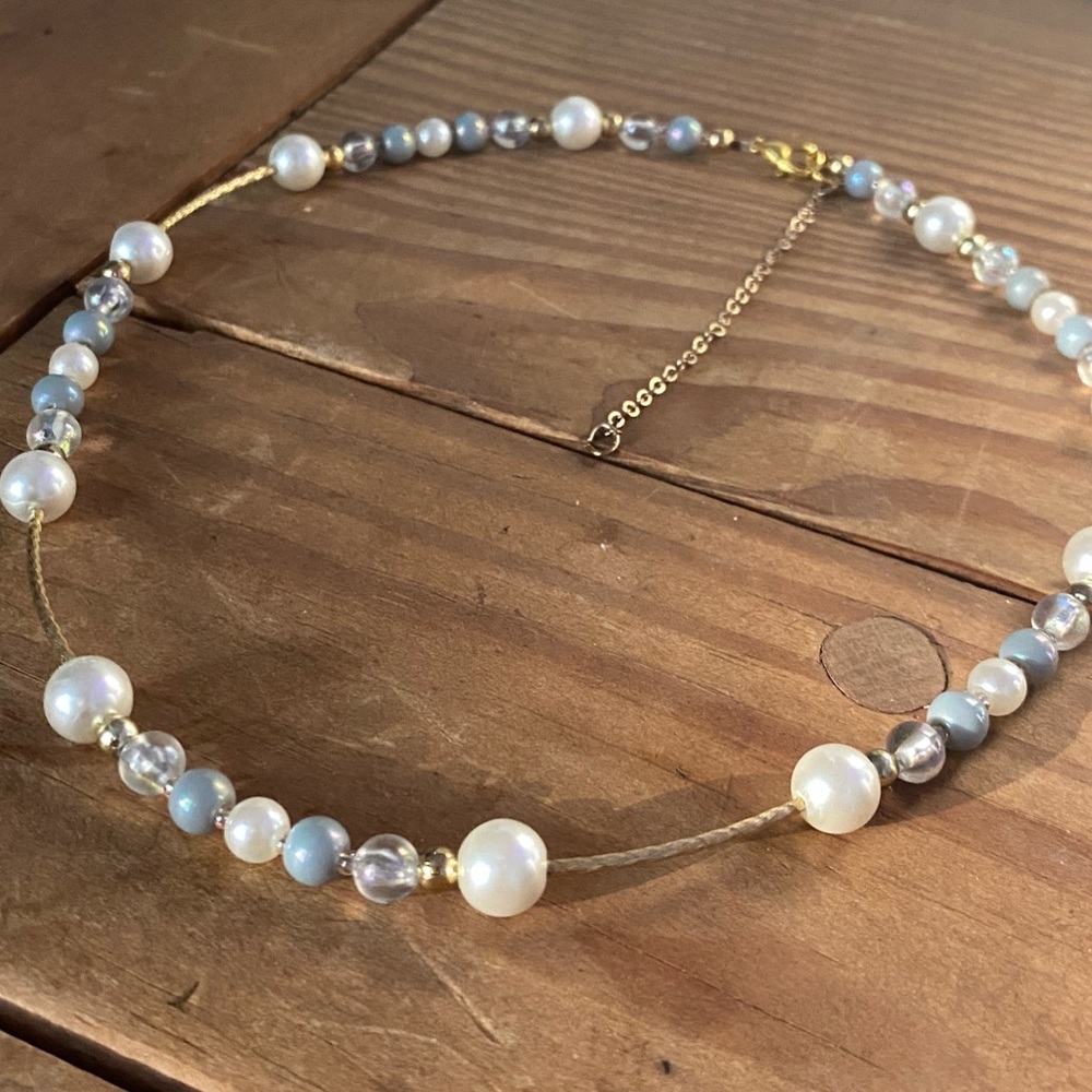 Elegant Pearl and Bead Necklace